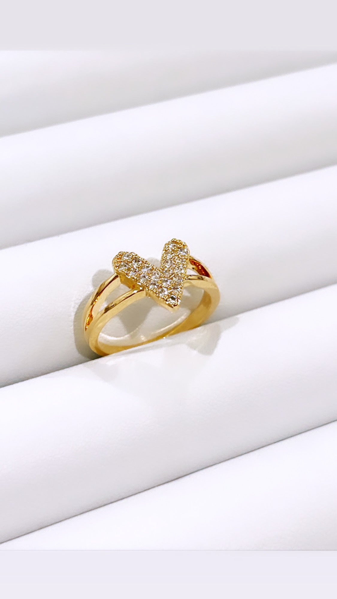 V Shape Heart Ring