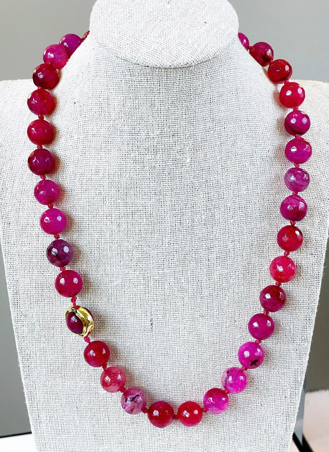 Cherry 11MM Agate Necklace