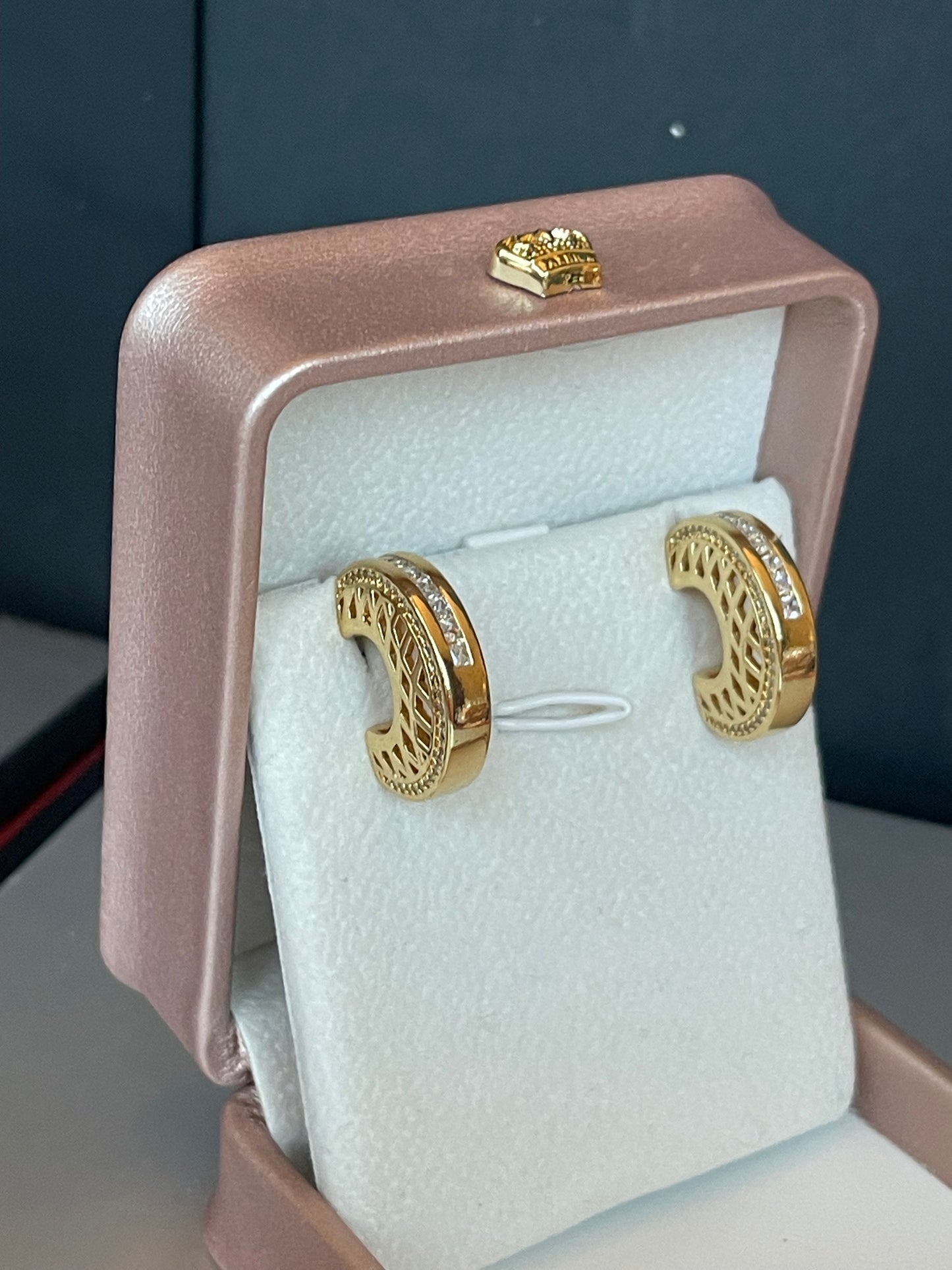 Lace Zirconia Carre Earring Hoop