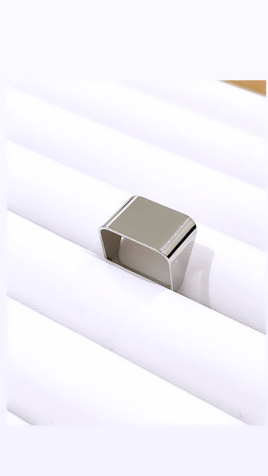 Glossy Wide Squared Rhodium Ring
