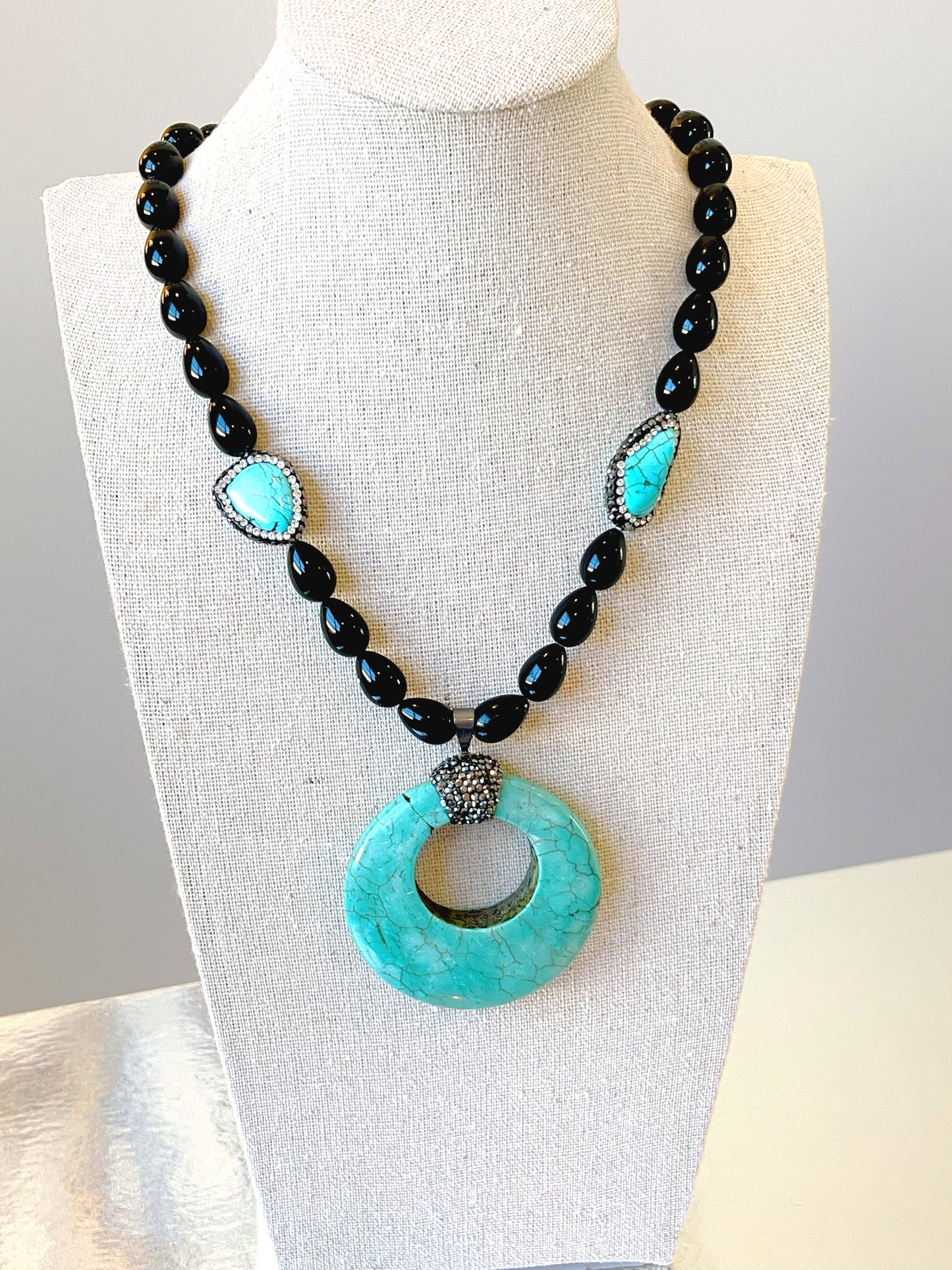 Turquoise Donut 10MM Black Glass Pearl Necklace