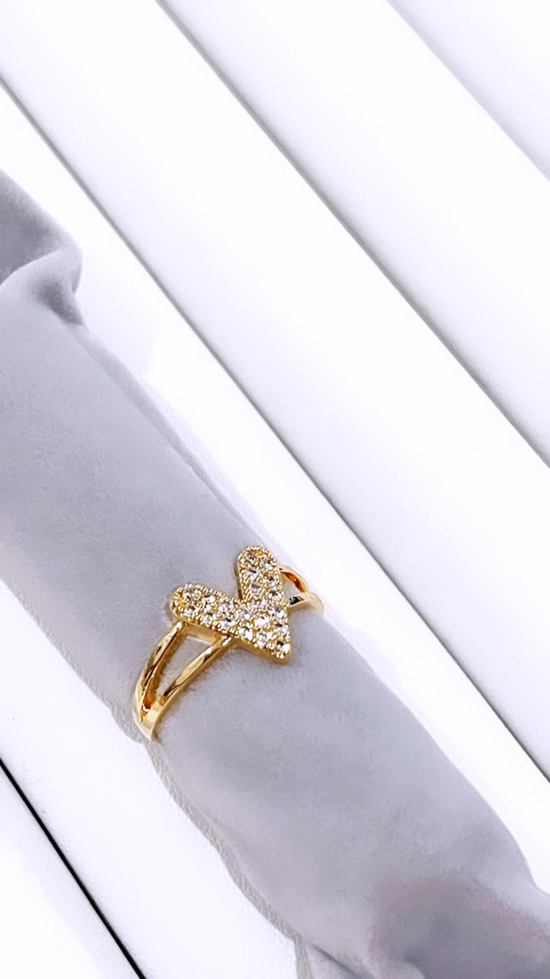 V Shape Heart Ring