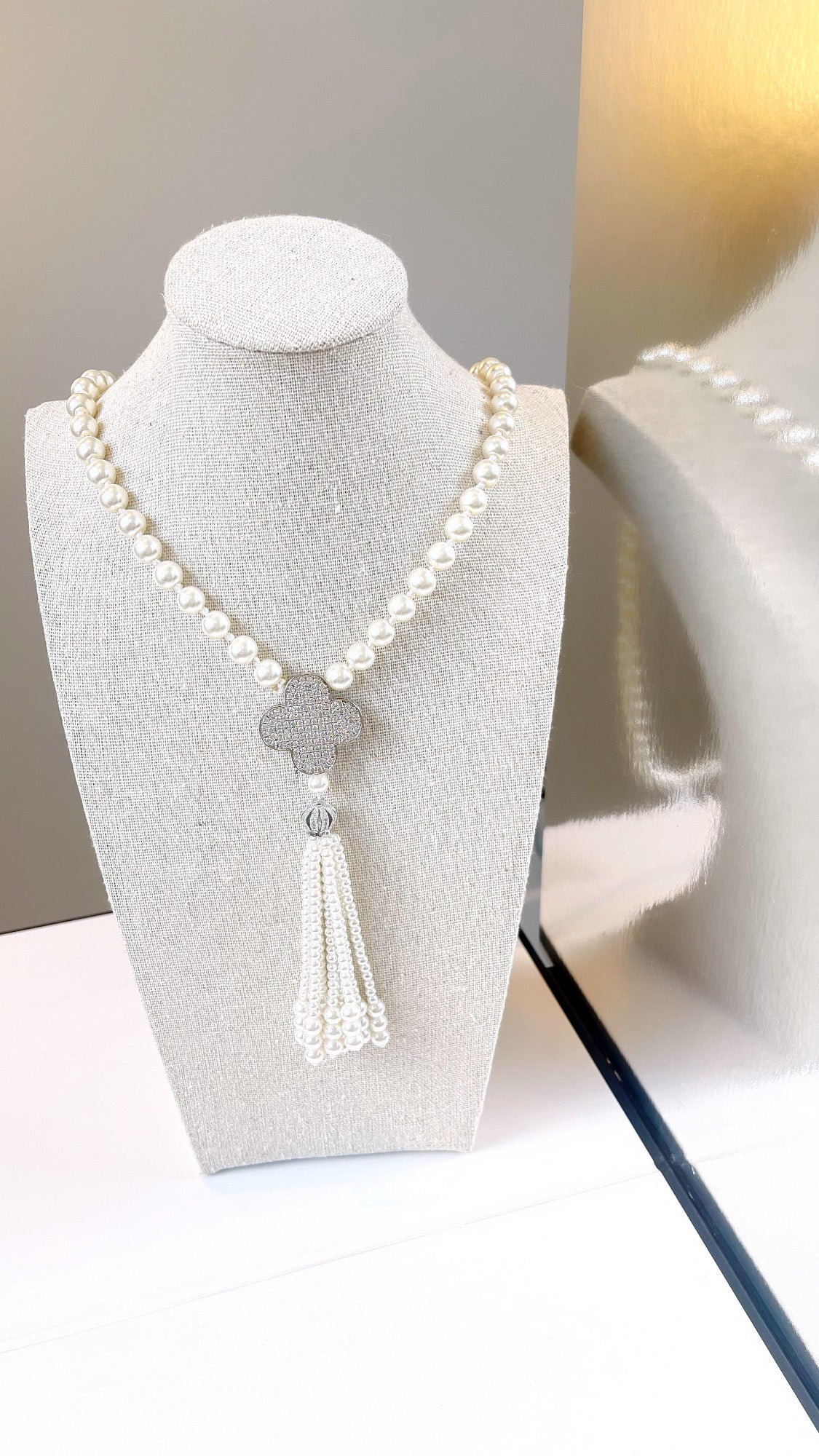 Long 8MM Shell Pearl Tassel VC Designer Flower Necklace