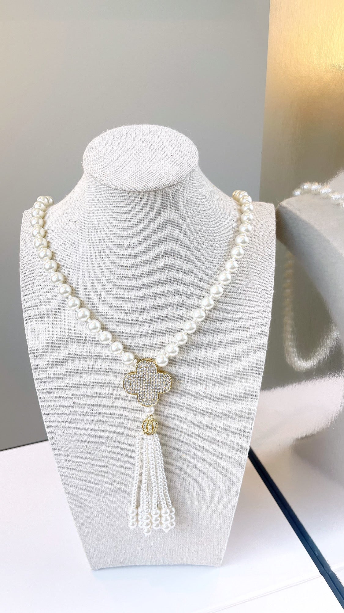 Long 8MM Shell Pearl Tassel VC Designer Flower Necklace