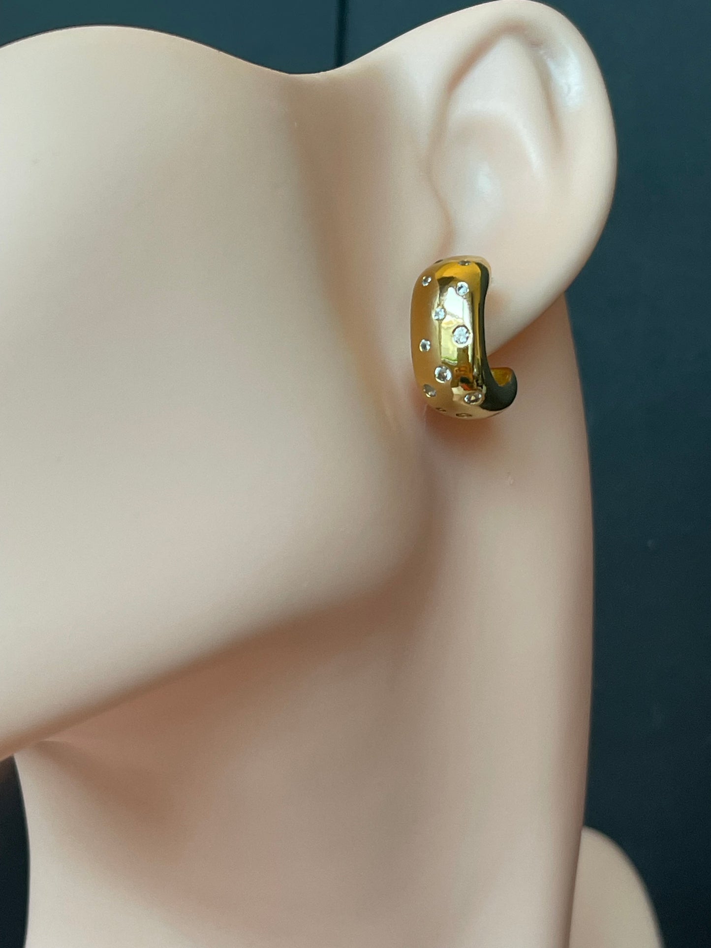 Sky Glossy Square Earring Hoop