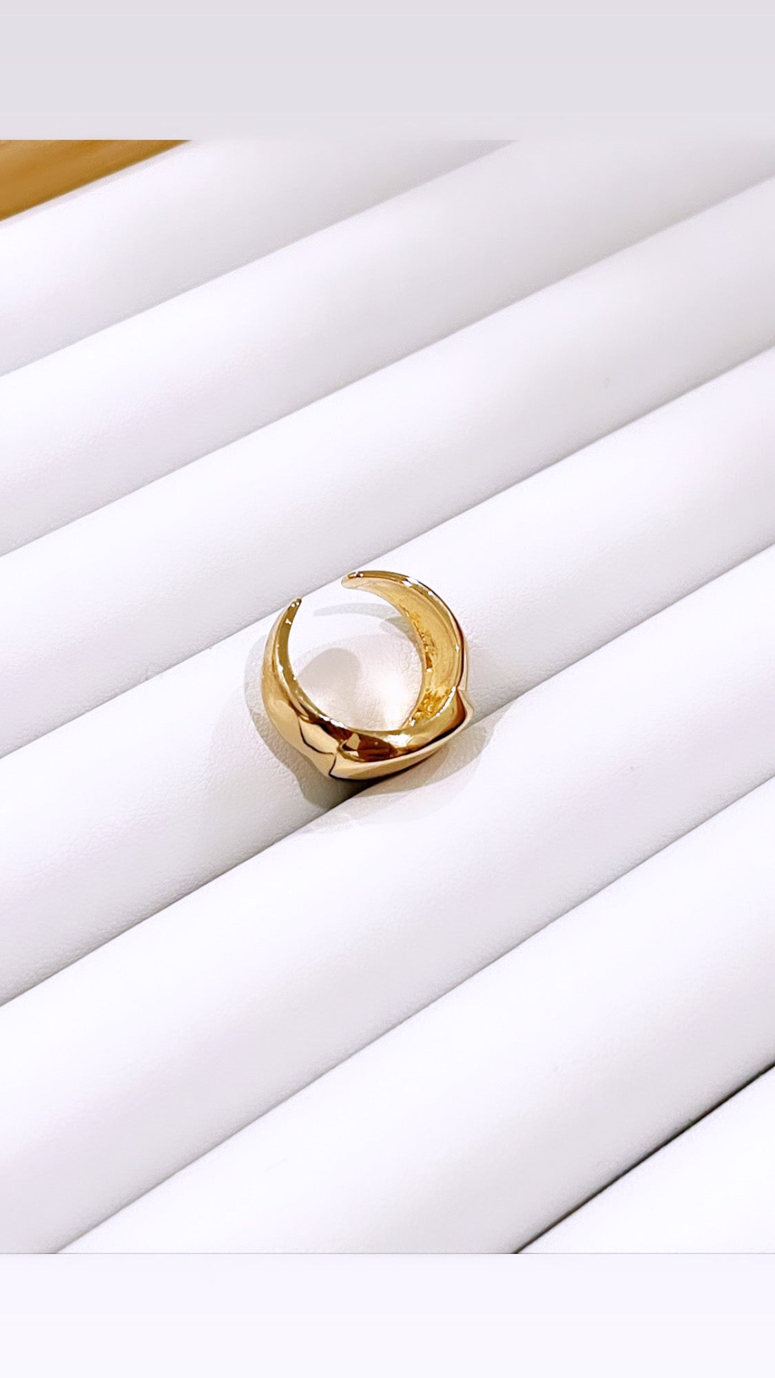 Glossy Oval Open Ring