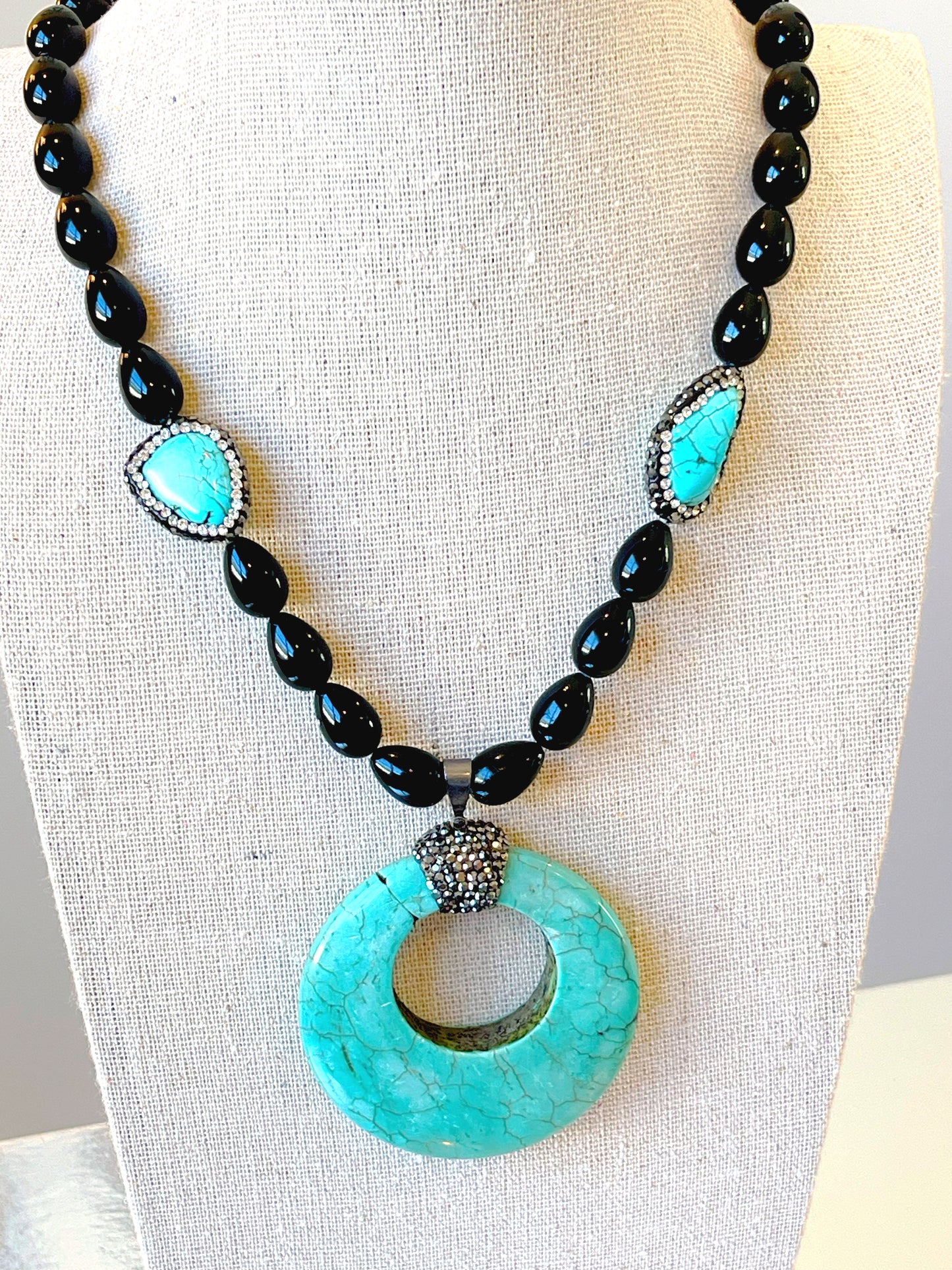 Turquoise Donut 10MM Black Glass Pearl Necklace