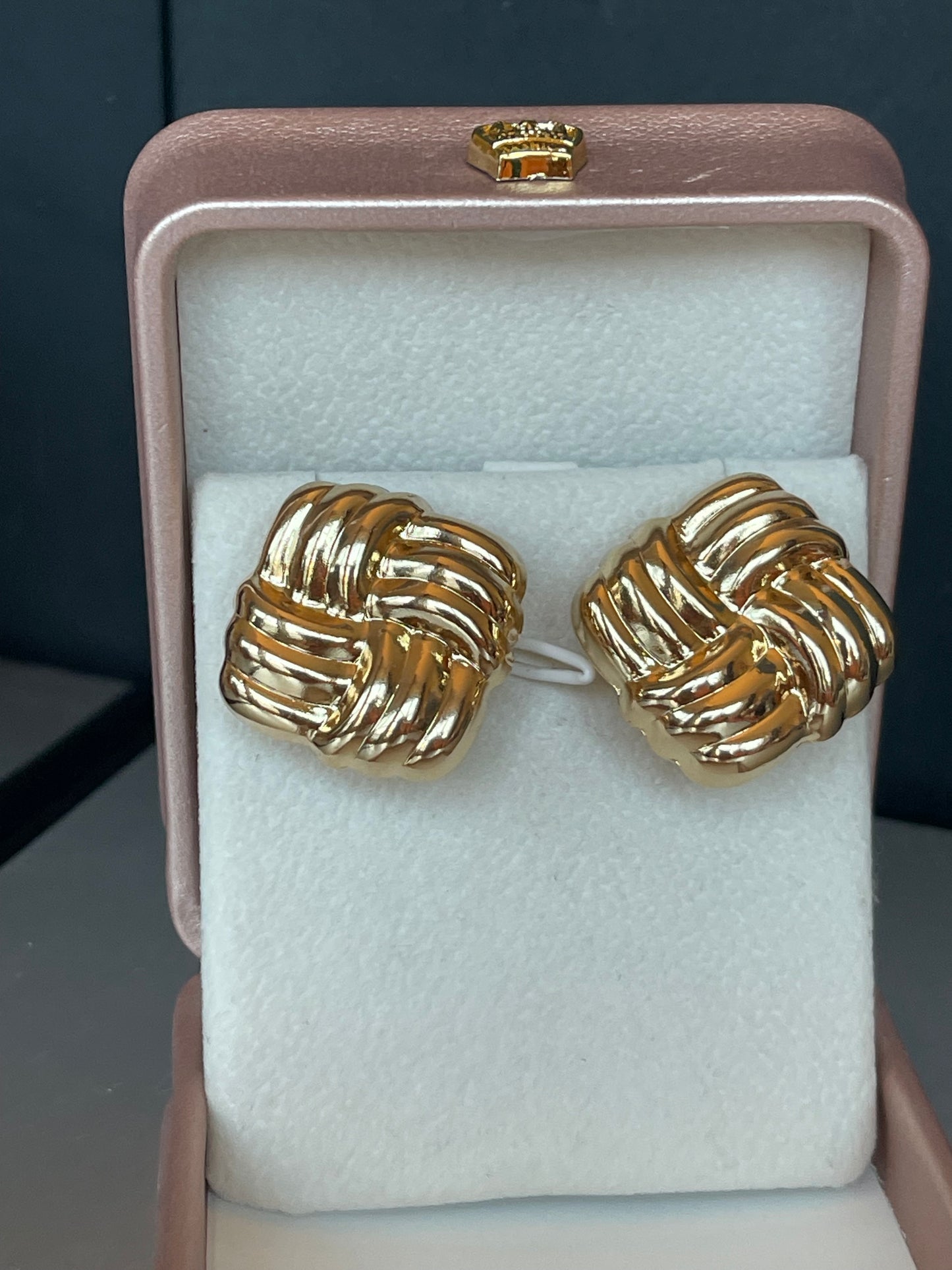 Ribbed Square Button Metal Earring