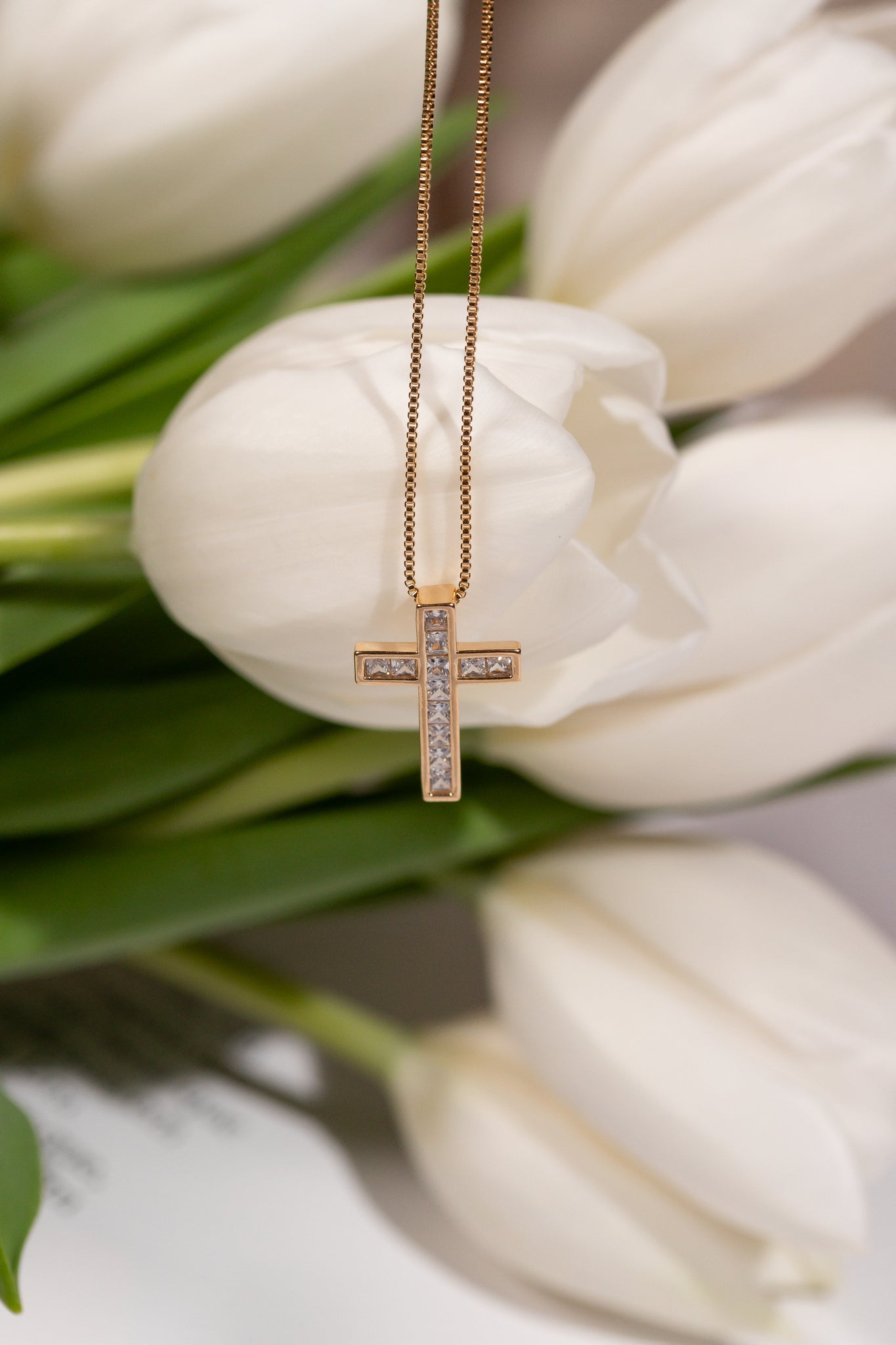 Petit Zirconia Diamond Cross Necklace