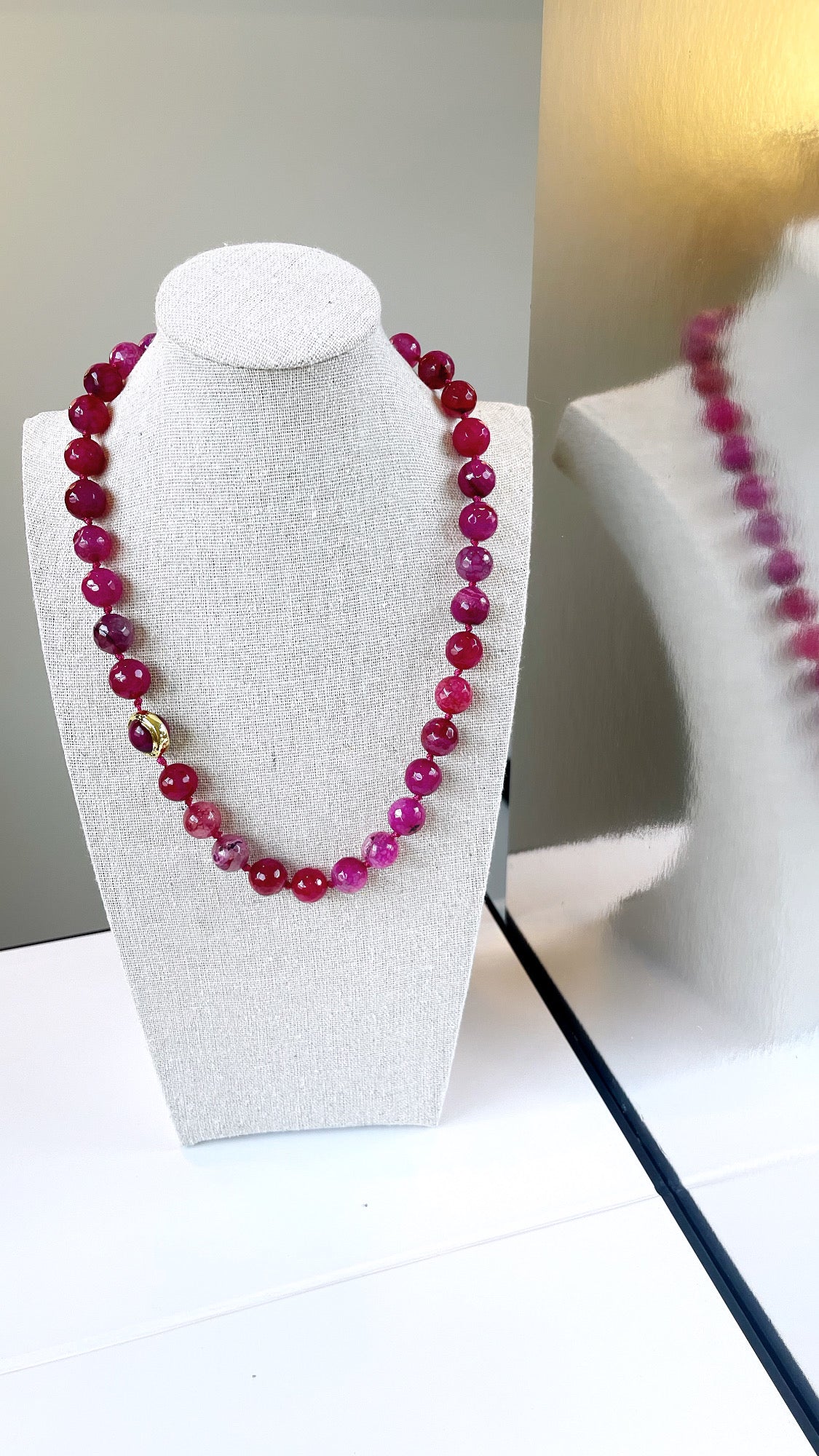 Cherry 11MM Agate Necklace