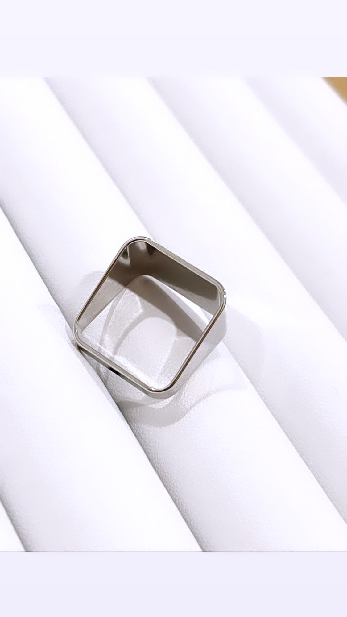 Glossy Wide Squared Rhodium Ring