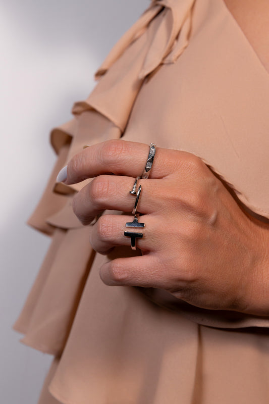 Glossy Inspiration Designer T Open Ring