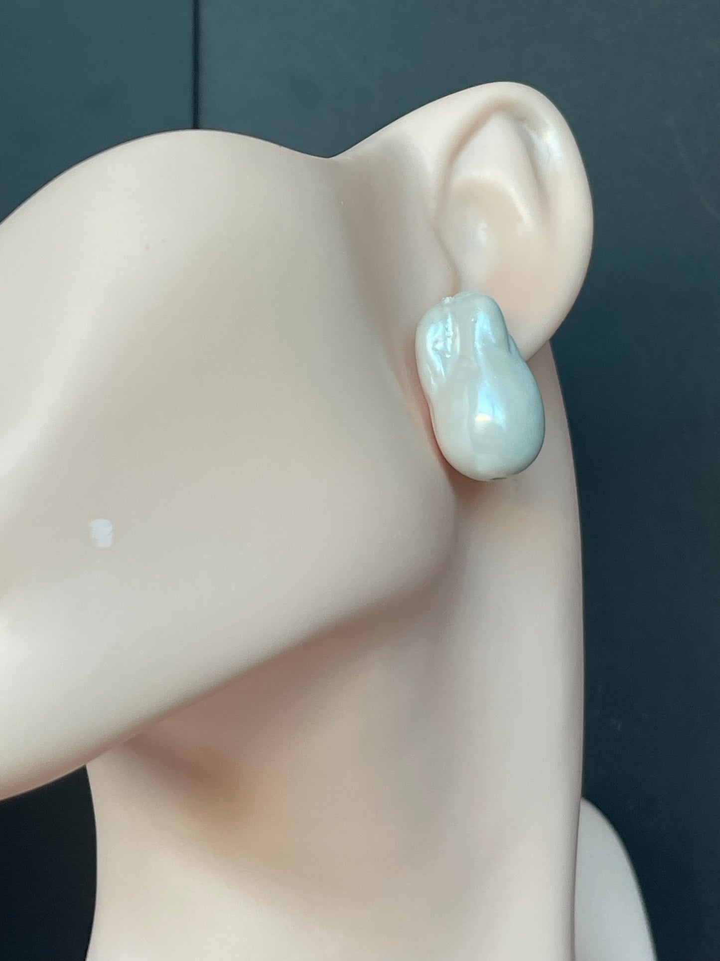 Baroque Pearl Earring