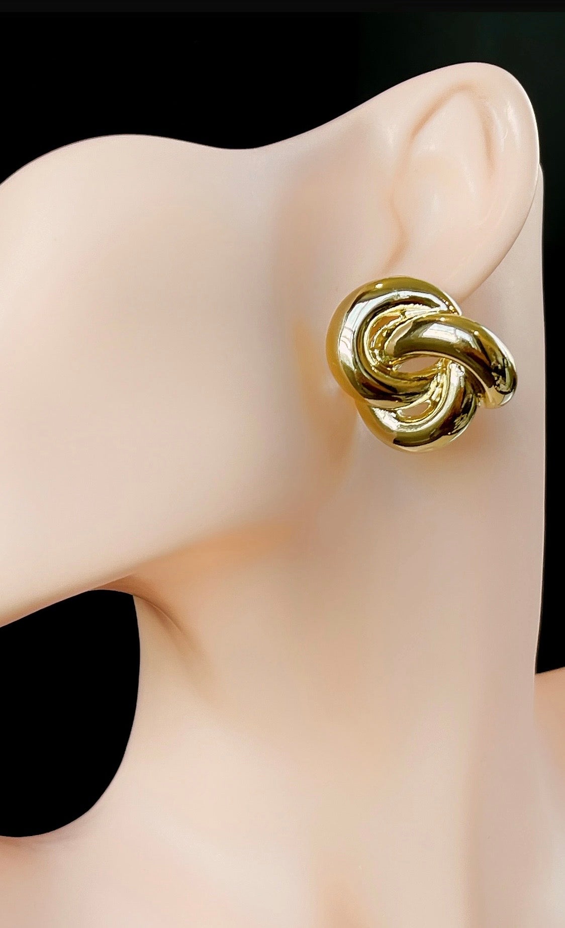 Maxi Triskelion Spiral Earring