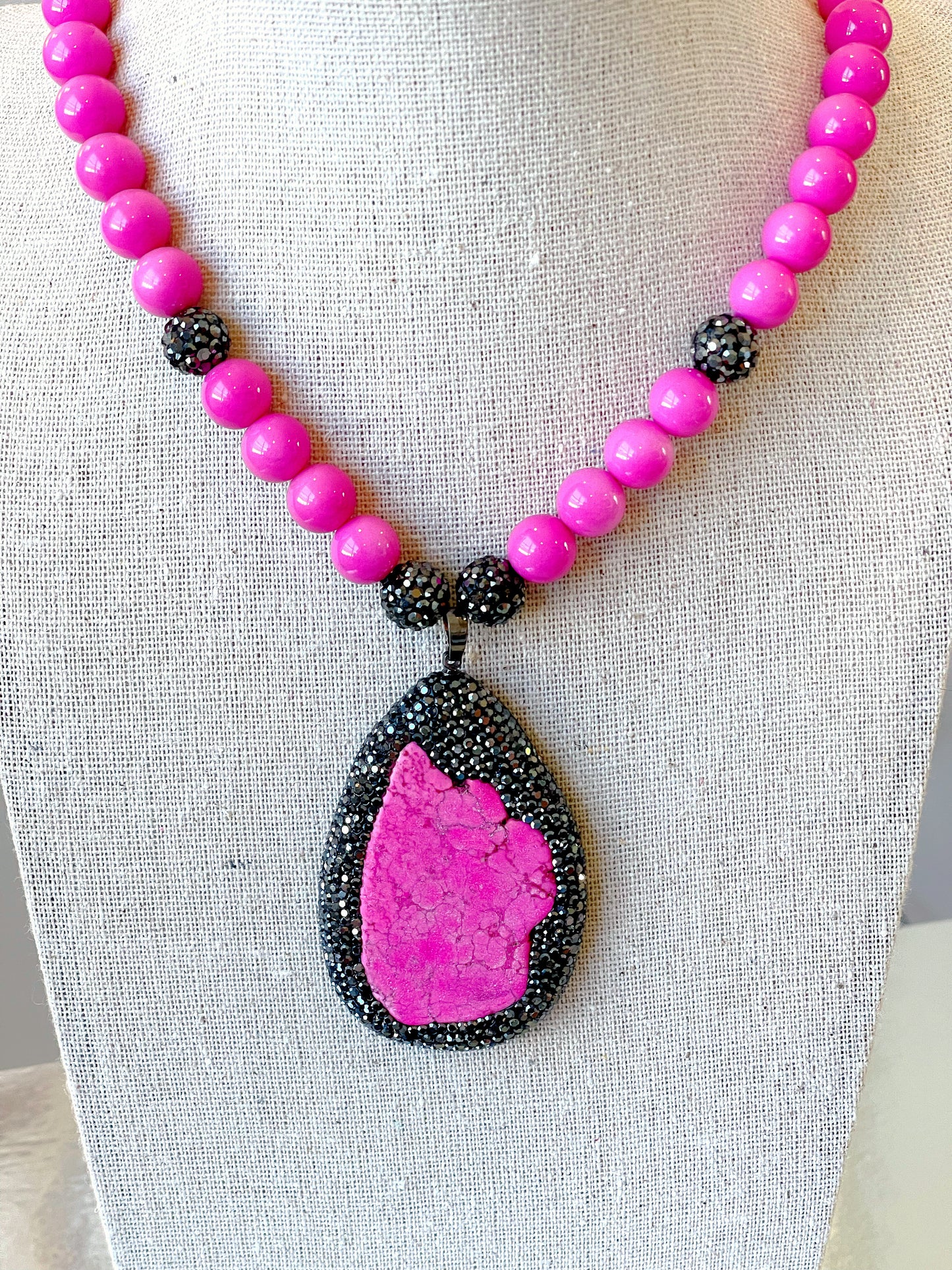 Druzy 10MM Hot Pink Glass Pearl Necklace