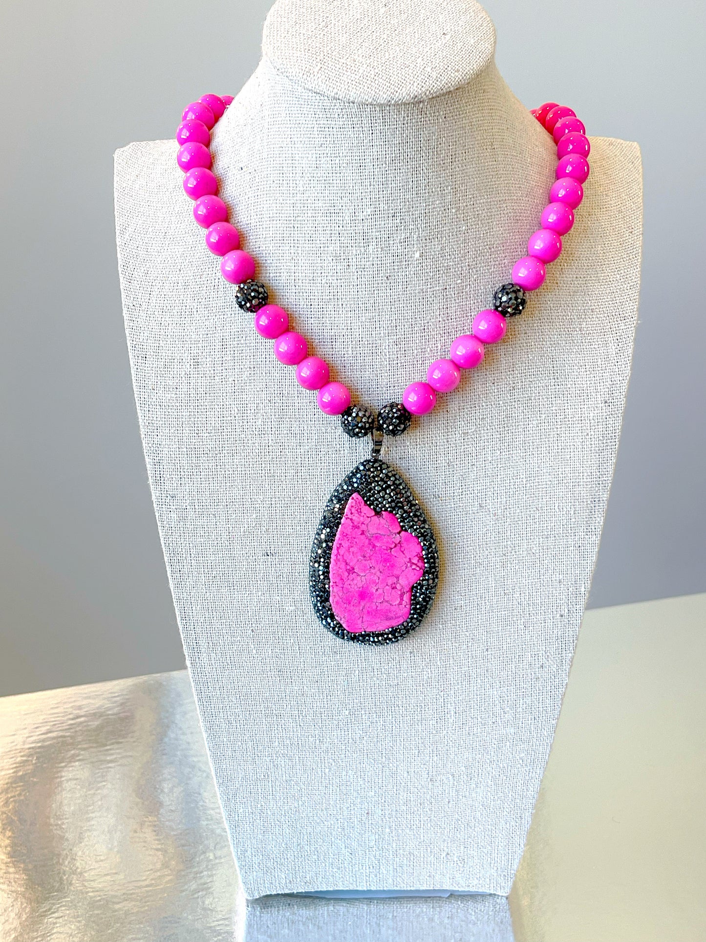 Druzy 10MM Hot Pink Glass Pearl Necklace
