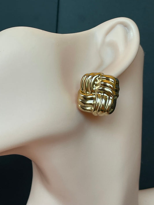 Ribbed Square Button Metal Earring