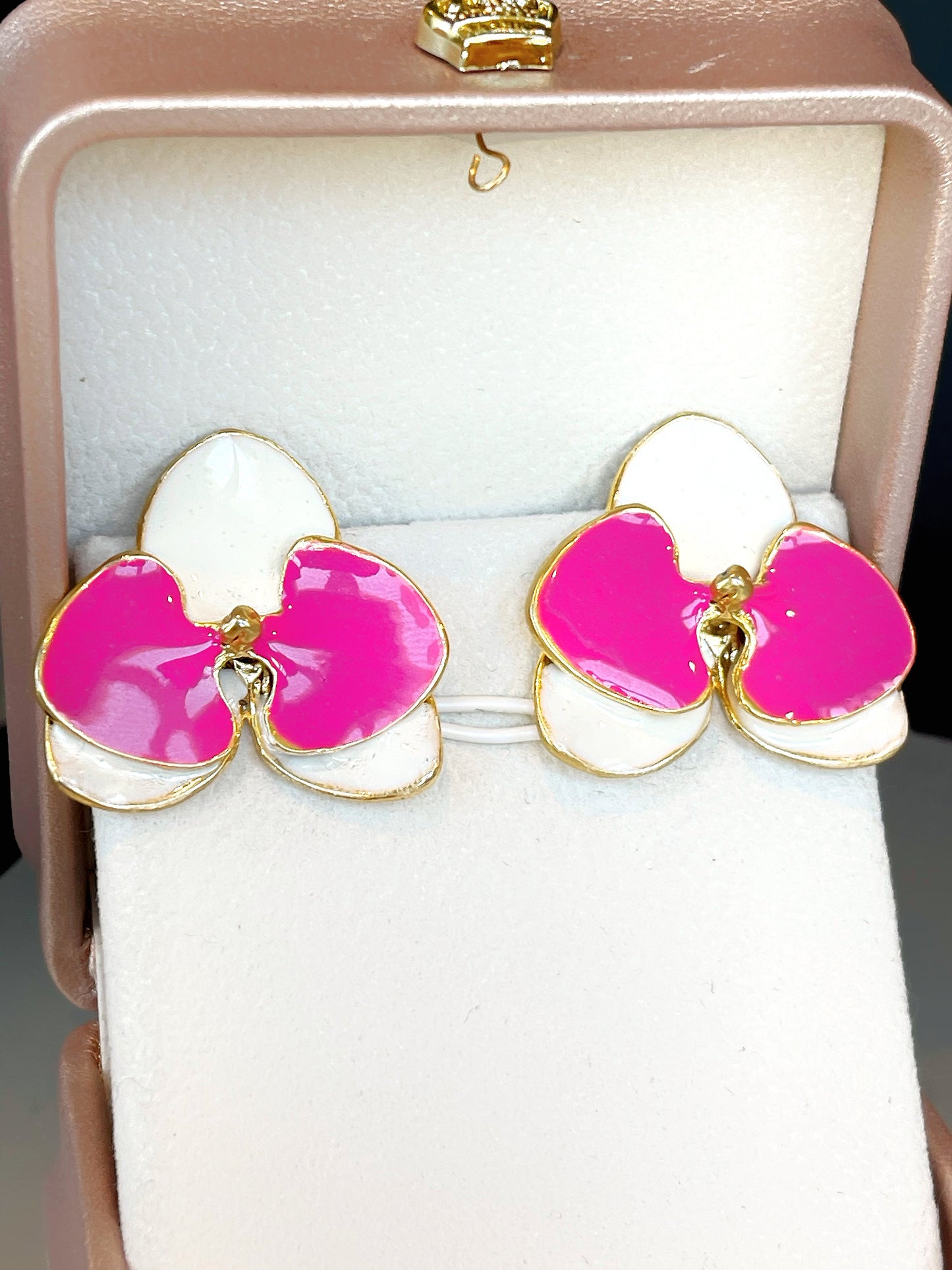 White & Fuchsia Enamel Flower Earring
