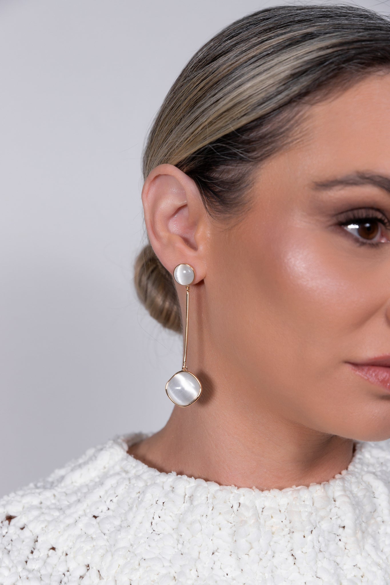 Pendulum Mother Pearl Rhodium Earrings