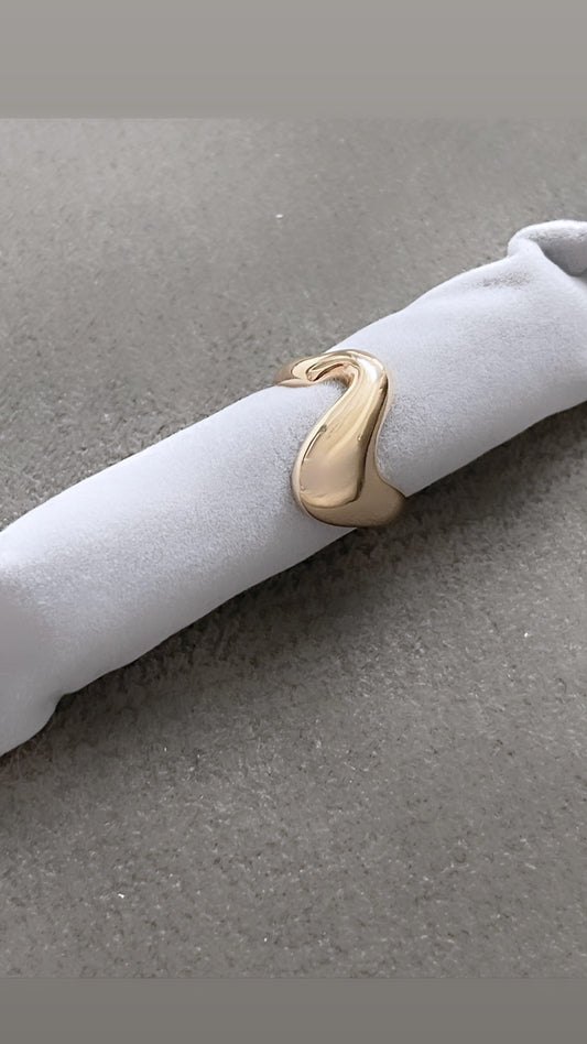 Glossy Organic Open Ring