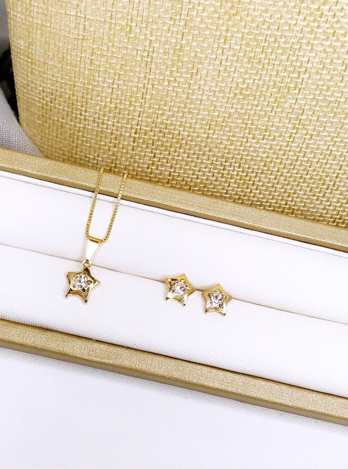 Petit Crystal Star Zirconia Necklace and Earring Set