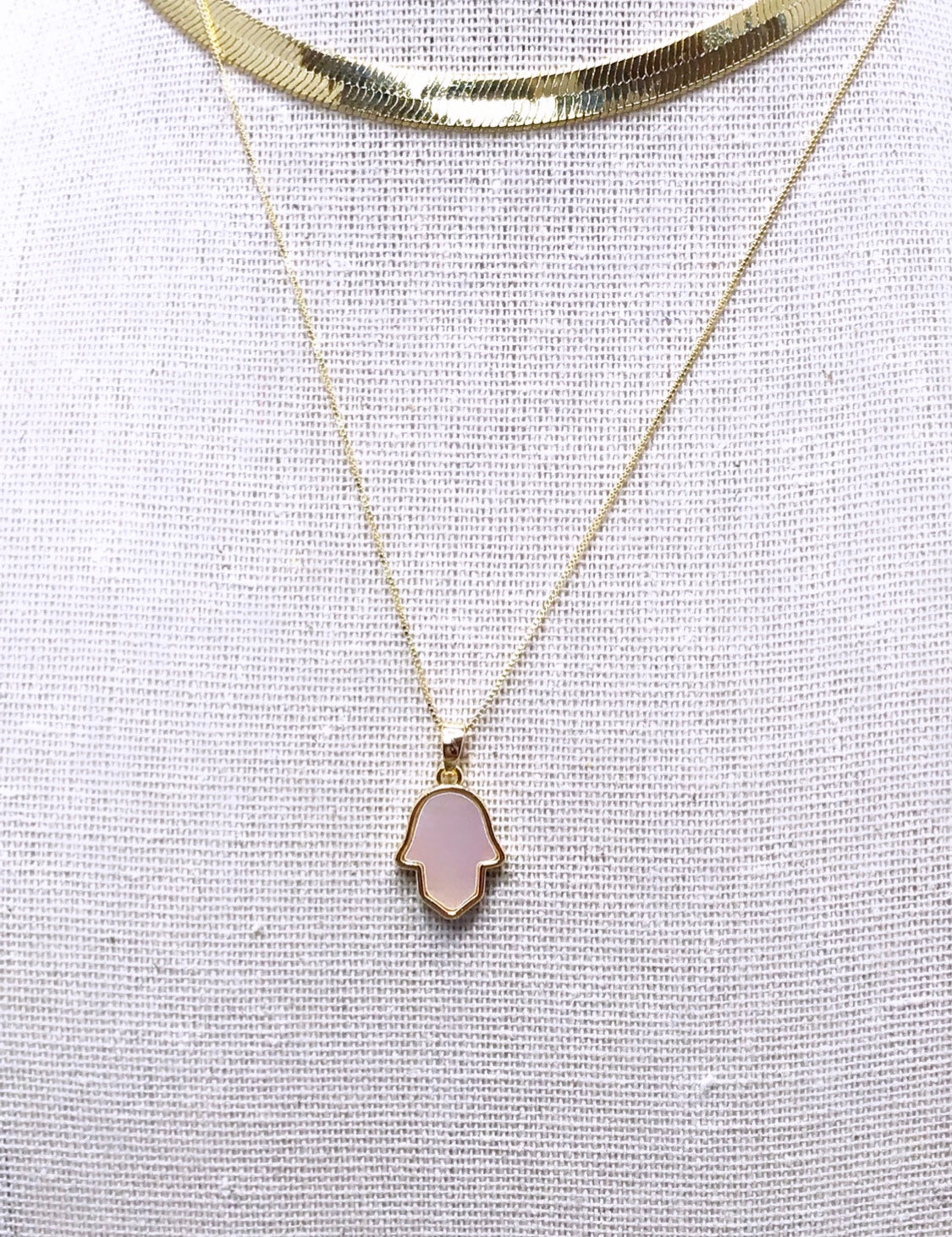 Delicat Mother Pearl Hamsa Necklace