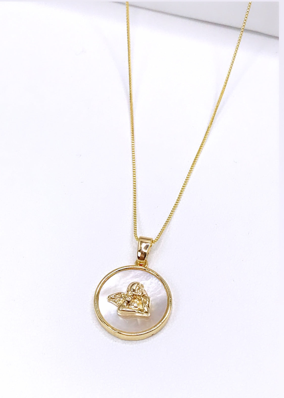 Delicat Mother Pearl Virgin Mary Necklace