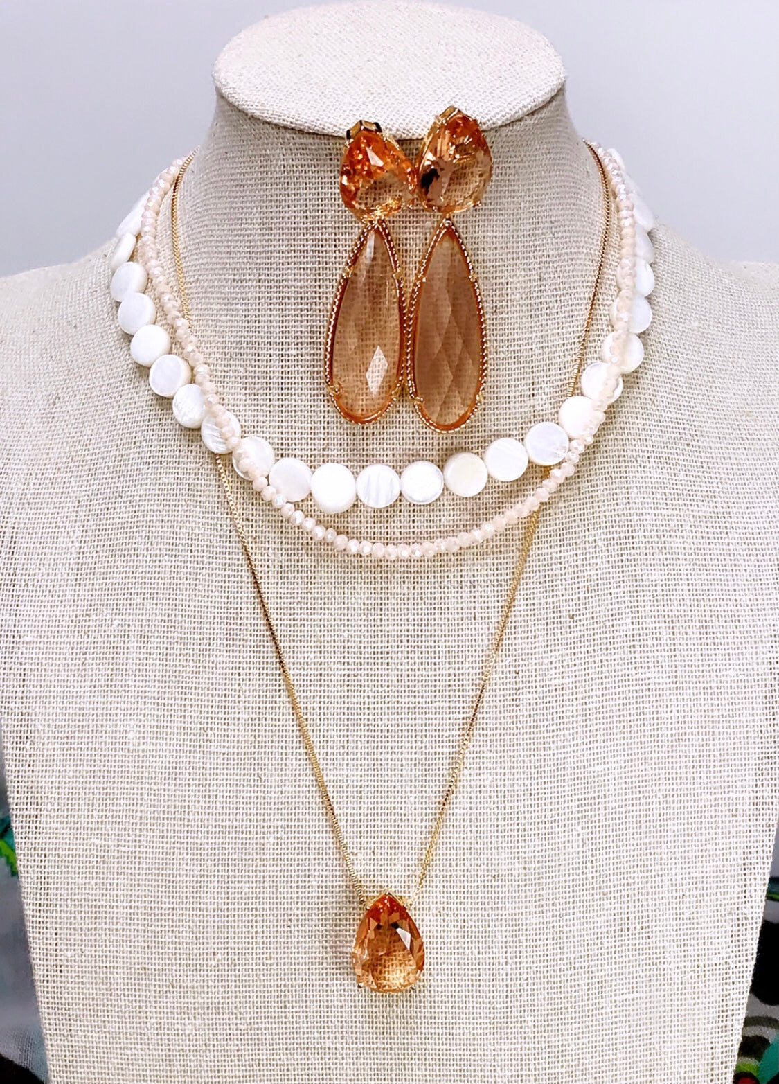 Flat Mother Pearl Choker Necklace