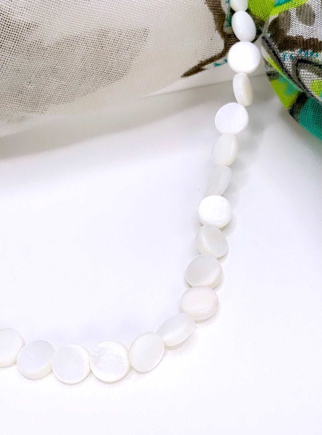 Flat Mother Pearl Choker Necklace
