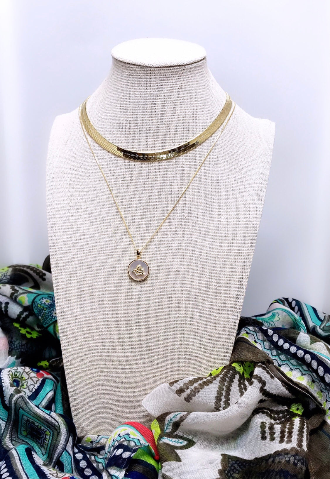 Delicat Mother Pearl Guardian Angel Necklace