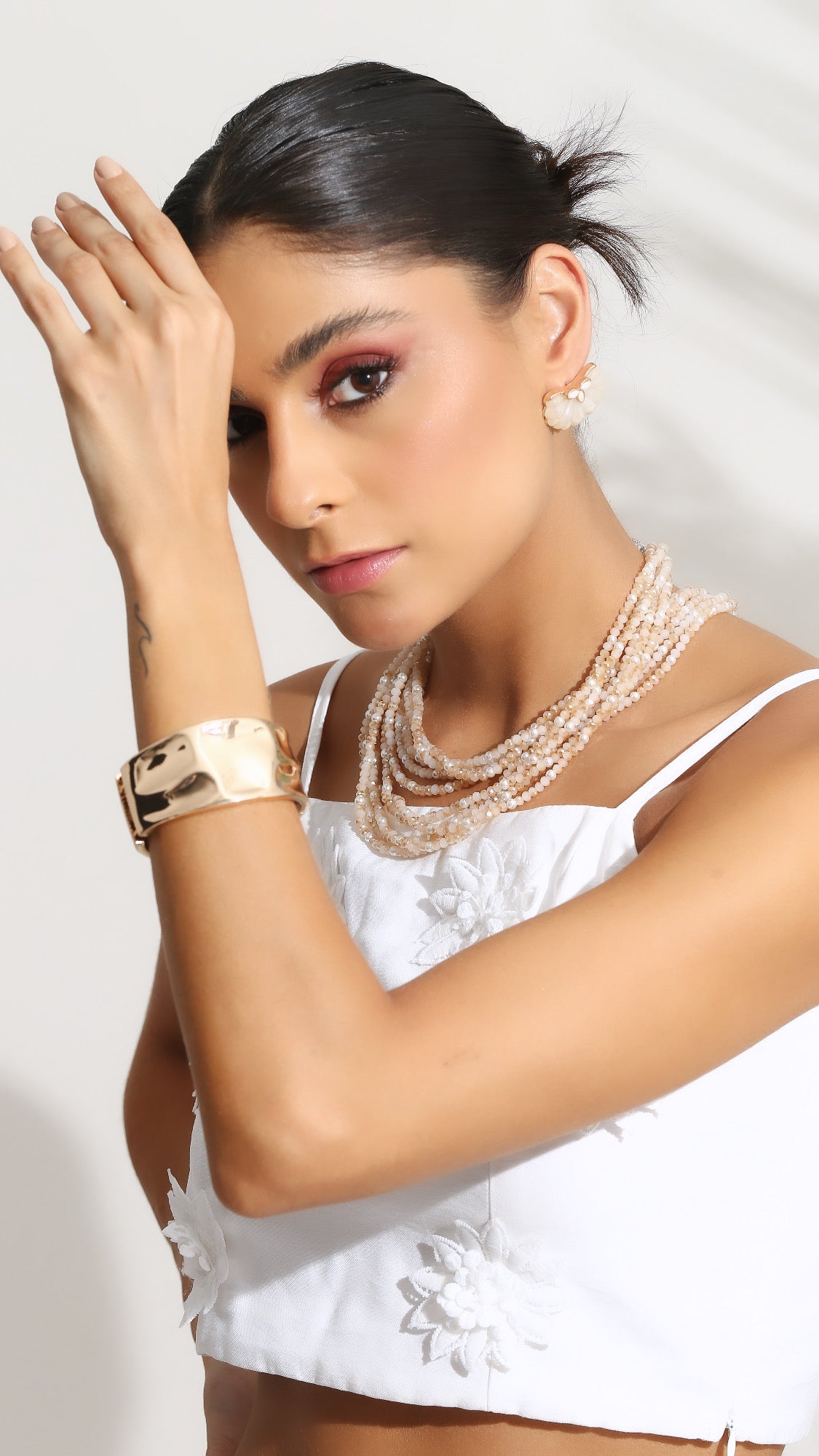 Pearl Coating Nude Torsade Necklace