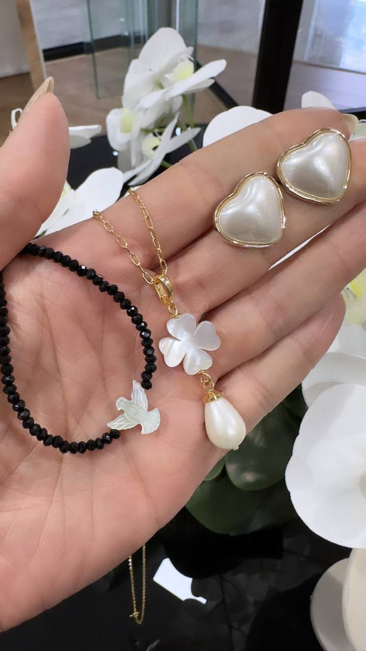 Long Mother Pearl Clover and Pearl Necklace