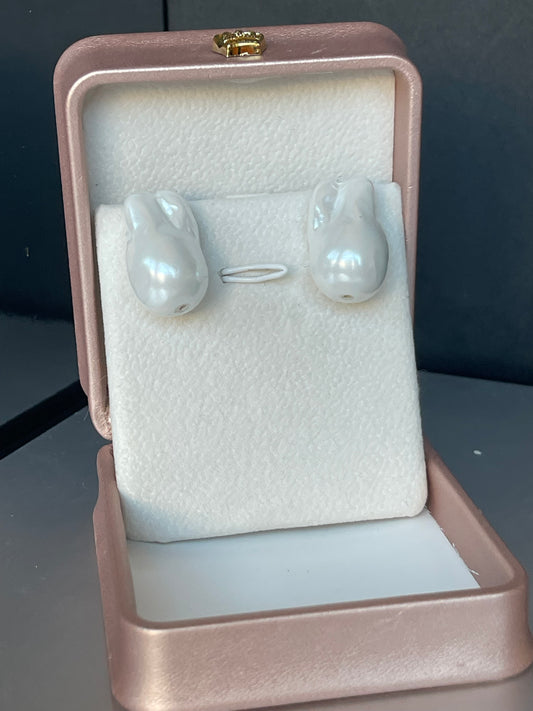 Baroque Pearl Earring