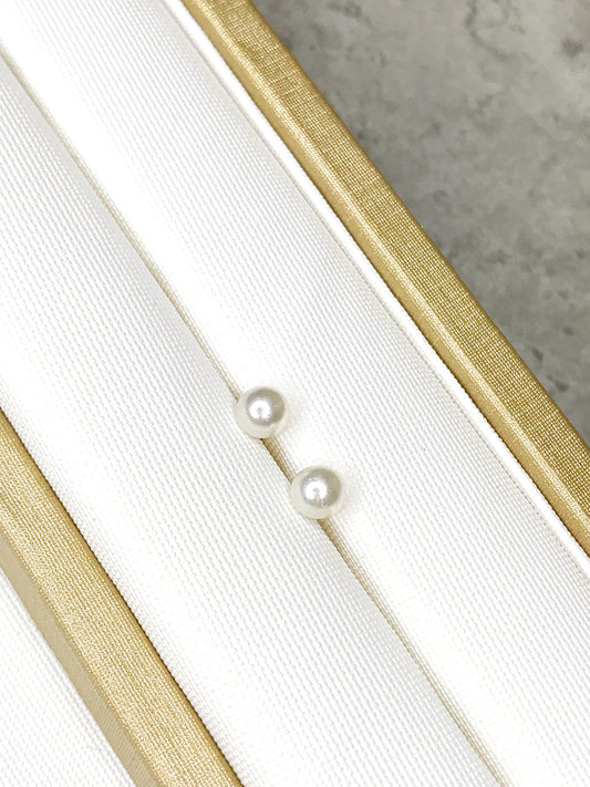 Petit Pearl Earring