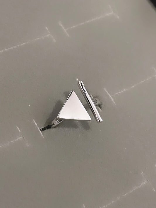 Open Triangle Ring