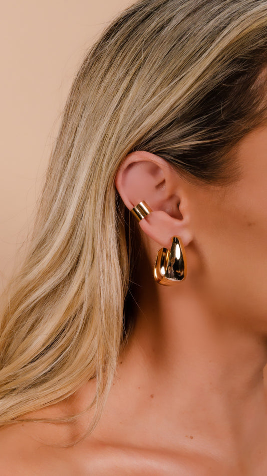Oval Wide Sleek Hoop