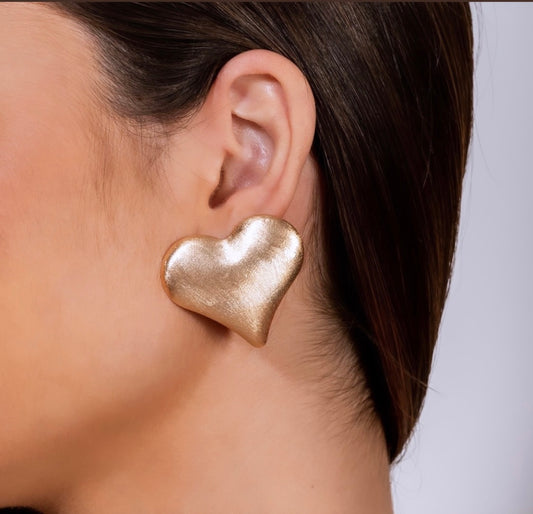 Maxi Matte Heart Earring