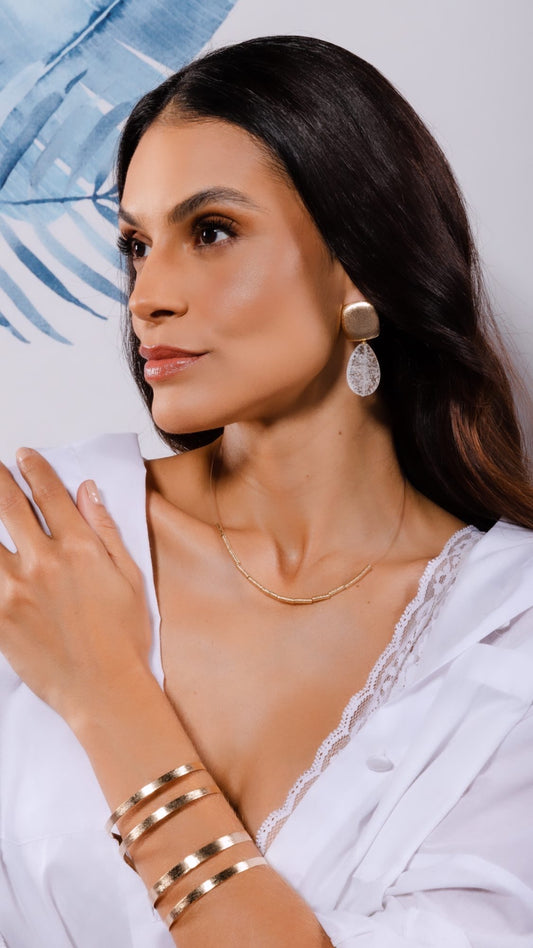 Straw Bugle Clear Choker Necklace